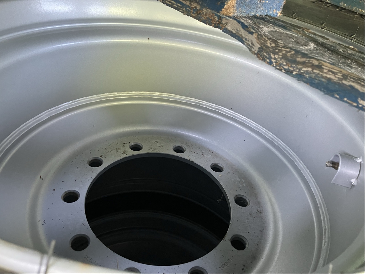 BKT 710/50R26.5 - Rehvid ja veljed: pilt 3 BKT 710/50R26.5 - Rehvid ja veljed: pilt 3