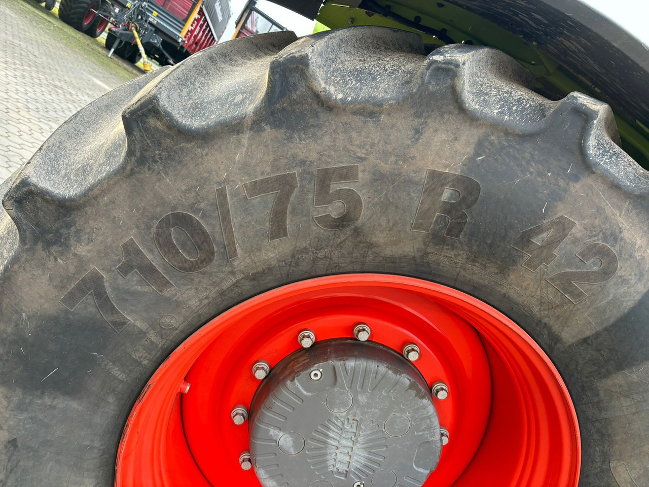 Claas Xerion 4200 Trac - Traktor: pilt 2 Claas Xerion 4200 Trac - Traktor: pilt 2