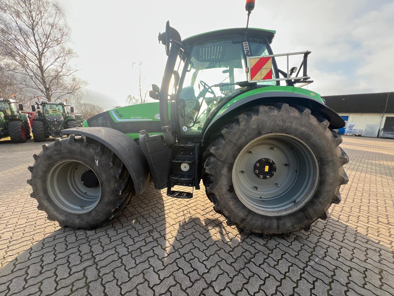 Deutz-Fahr 6210 TTV Serie - Traktor: pilt 2 Deutz-Fahr 6210 TTV Serie - Traktor: pilt 2