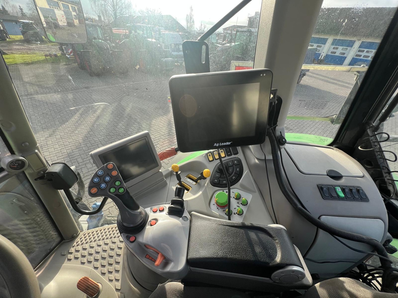 Deutz-Fahr 6210 TTV Serie - Traktor: pilt 3 Deutz-Fahr 6210 TTV Serie - Traktor: pilt 3