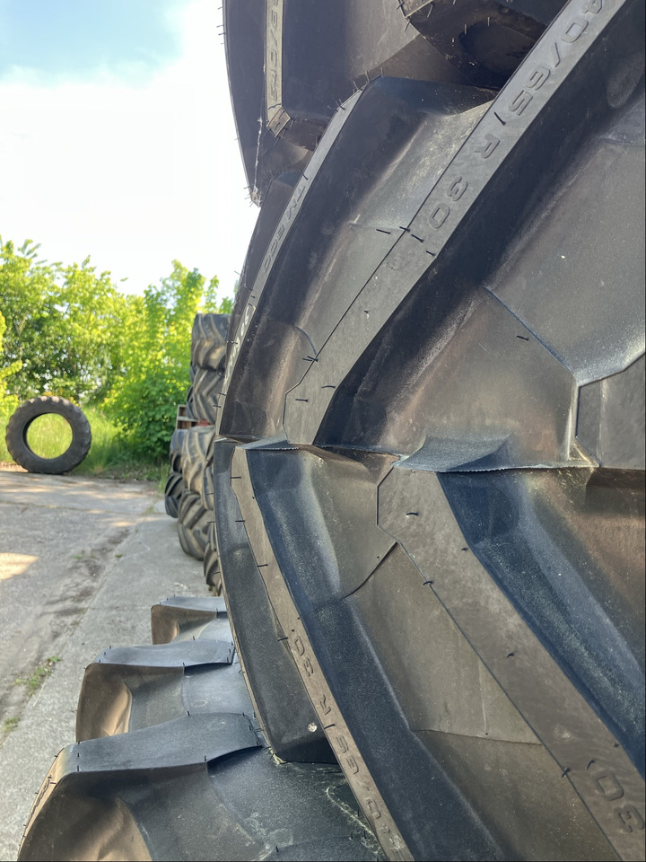 Fendt 580/70R42 u. 540/65R30 - Rehvid ja veljed: pilt 2 Fendt 580/70R42 u. 540/65R30 - Rehvid ja veljed: pilt 2