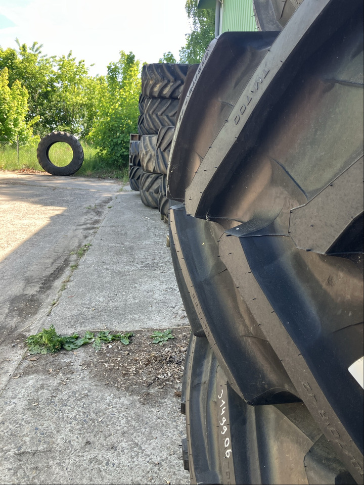 Fendt 580/70R42 u. 540/65R30 - Rehvid ja veljed: pilt 3 Fendt 580/70R42 u. 540/65R30 - Rehvid ja veljed: pilt 3