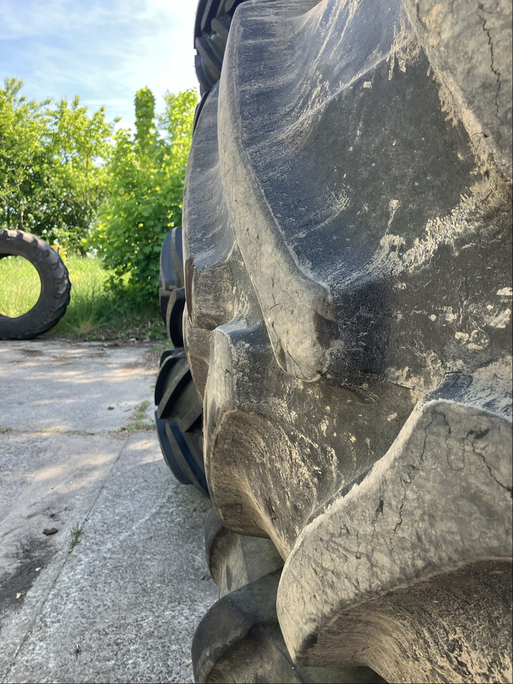 Fendt 600/70R34 710/75R42 - Rehvid ja veljed: pilt 4 Fendt 600/70R34 710/75R42 - Rehvid ja veljed: pilt 4