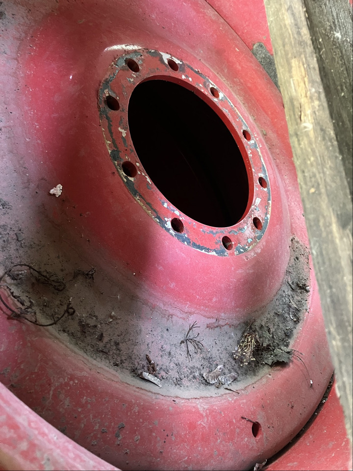 Fendt 600/70R34 710/75R42 - Rehvid ja veljed: pilt 2 Fendt 600/70R34 710/75R42 - Rehvid ja veljed: pilt 2