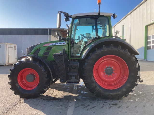 Fendt 718 Vario S4 Profi - Traktor: pilt 1 Fendt 718 Vario S4 Profi - Traktor: pilt 1