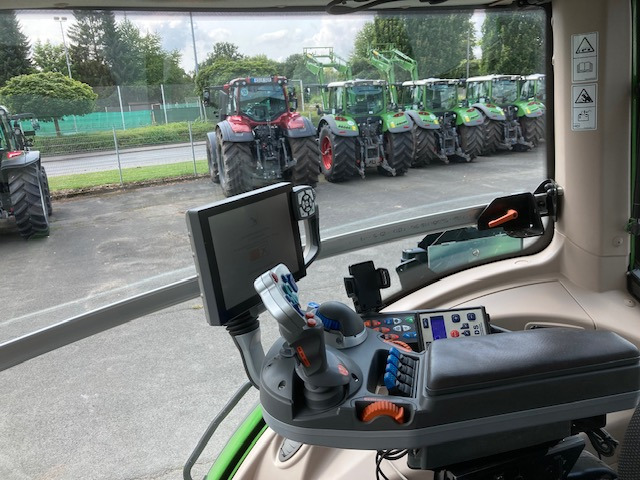 Fendt 824 Vario S4 Profi - Traktor: pilt 4 Fendt 824 Vario S4 Profi - Traktor: pilt 4