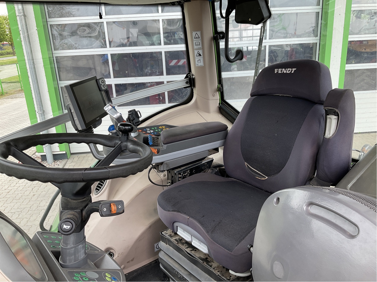 Fendt 826 Vario S4 - Traktor: pilt 2 Fendt 826 Vario S4 - Traktor: pilt 2