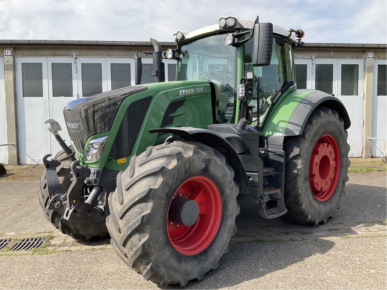 Fendt 828 Vario ProfiPlus - Traktor: pilt 1 Fendt 828 Vario ProfiPlus - Traktor: pilt 1