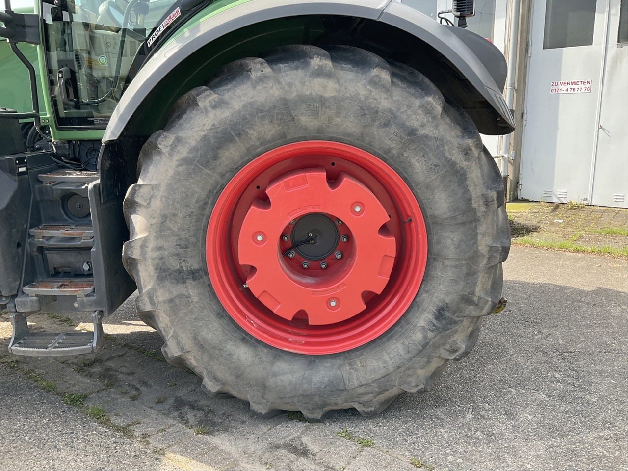 Fendt 828 Vario ProfiPlus - Traktor: pilt 4 Fendt 828 Vario ProfiPlus - Traktor: pilt 4