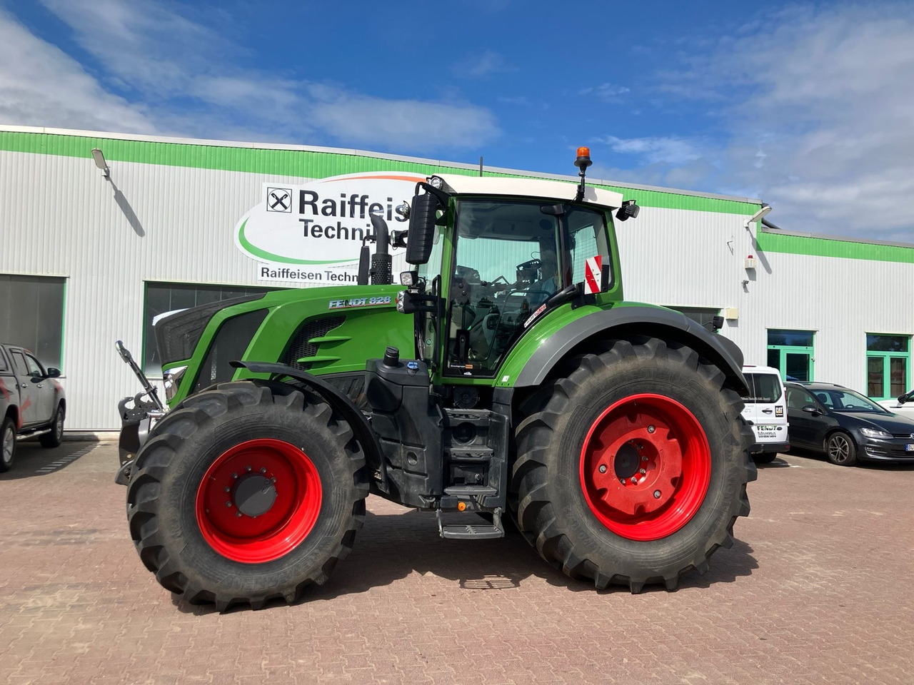 Fendt 828 Vario S4 Profi Plus - Traktor: pilt 1 Fendt 828 Vario S4 Profi Plus - Traktor: pilt 1