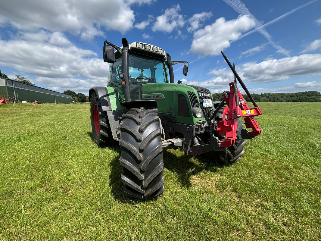 Fendt Favorit 712 Vario - Traktor: pilt 2 Fendt Favorit 712 Vario - Traktor: pilt 2