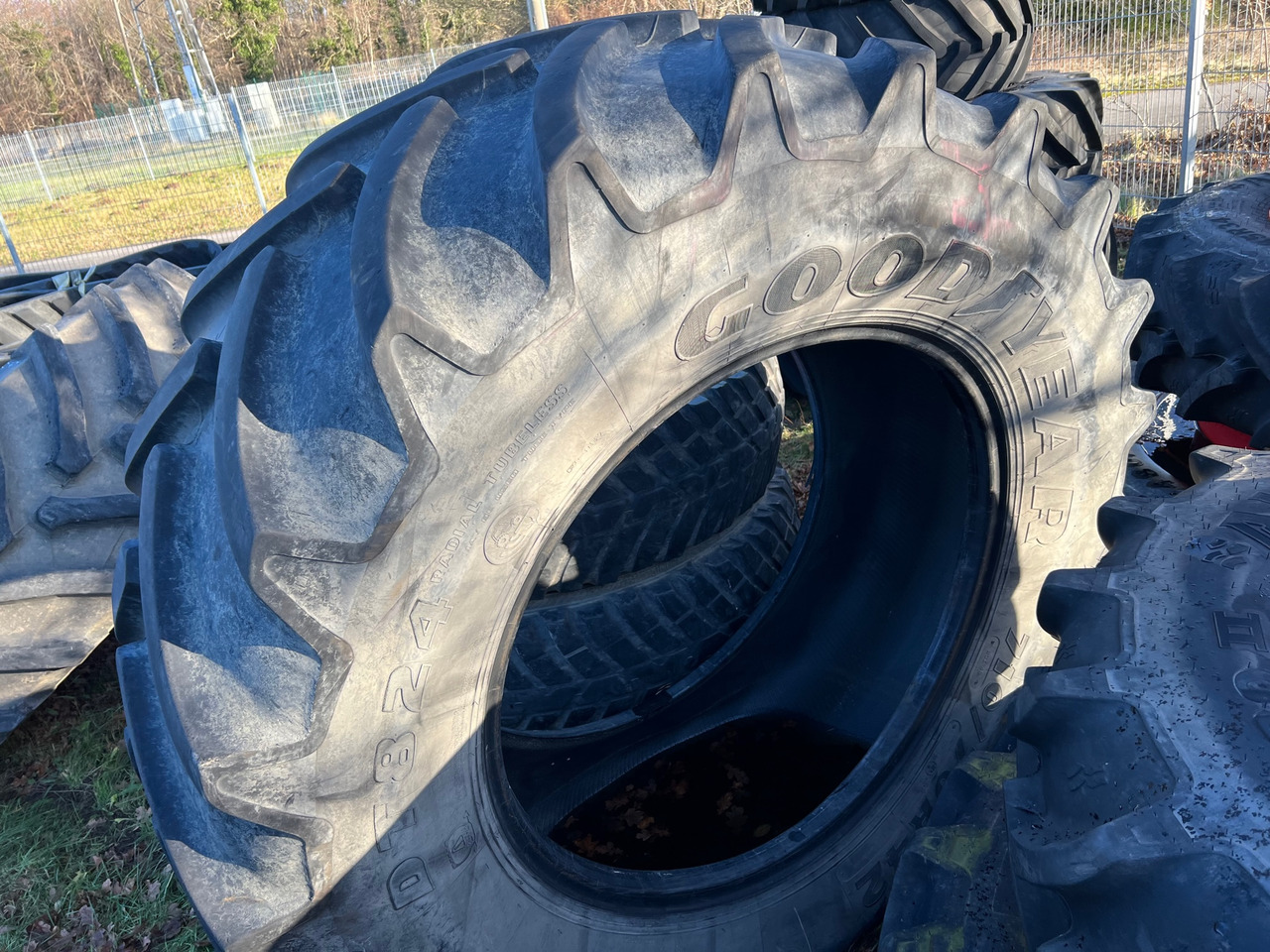 Goodyear 1x Reifen 710/70 R42 - Rehvid ja veljed: pilt 1 Goodyear 1x Reifen 710/70 R42 - Rehvid ja veljed: pilt 1