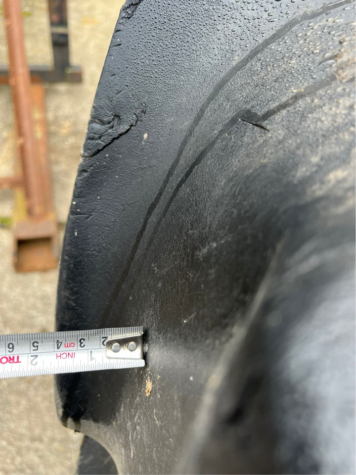 Goodyear 20.8R42,BKT 460/85R30 Zwillinge - Rehvid ja veljed: pilt 3 Goodyear 20.8R42,BKT 460/85R30 Zwillinge - Rehvid ja veljed: pilt 3