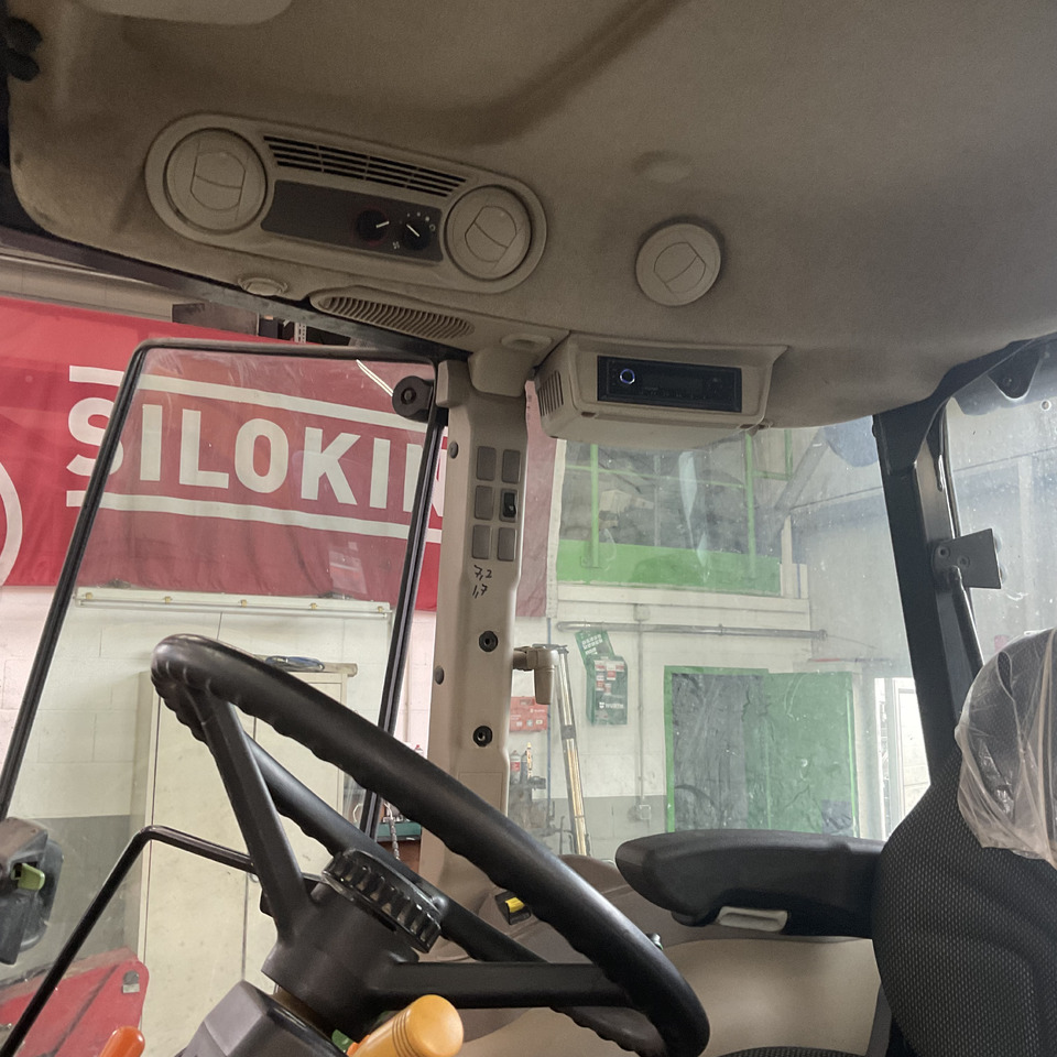 John Deere 5055 E - Traktor: pilt 4 John Deere 5055 E - Traktor: pilt 4