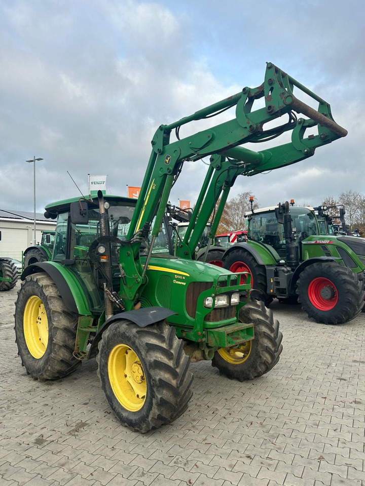 Traktor John Deere 5100 R: pilt 1