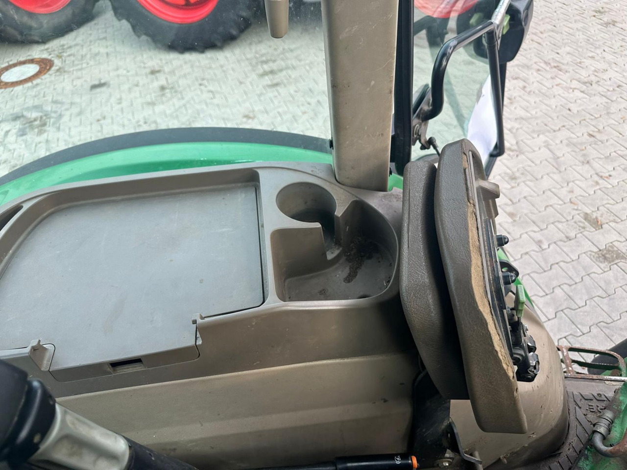 John Deere 5100 R - Traktor: pilt 2 John Deere 5100 R - Traktor: pilt 2