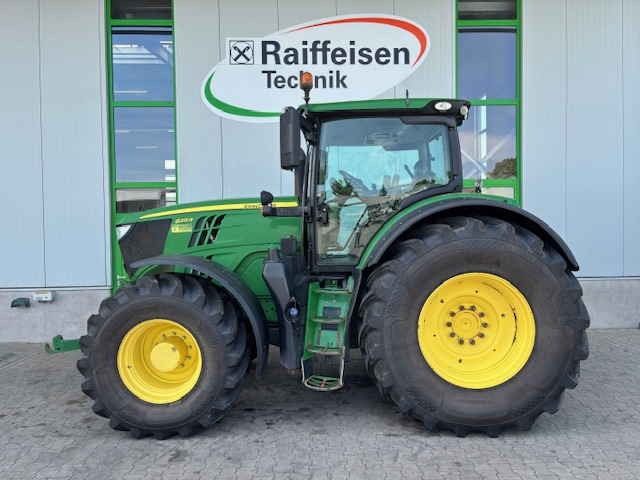 John Deere 6215 R - Traktor: pilt 1 John Deere 6215 R - Traktor: pilt 1