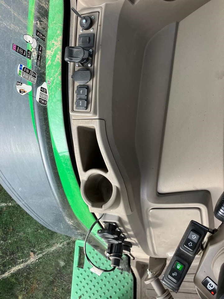 John Deere 7R 330 - Traktor: pilt 4 John Deere 7R 330 - Traktor: pilt 4