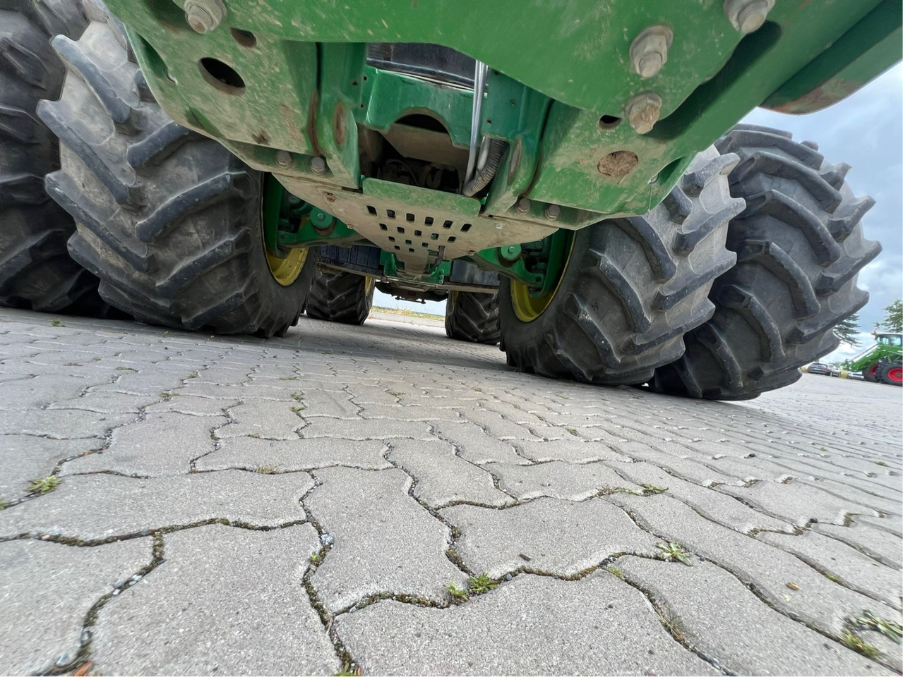 Traktor John Deere 8R 400: pilt 6
