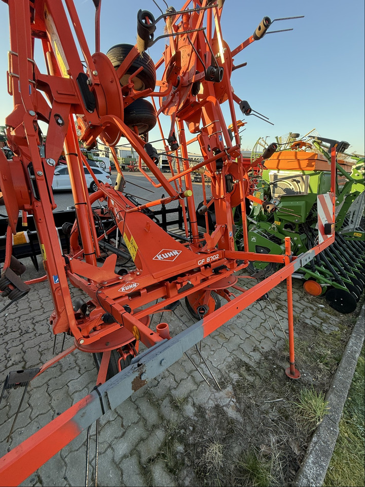 Kuhn Heuwender GF 8702 - Kaarutaja/ Reha: pilt 2 Kuhn Heuwender GF 8702 - Kaarutaja/ Reha: pilt 2