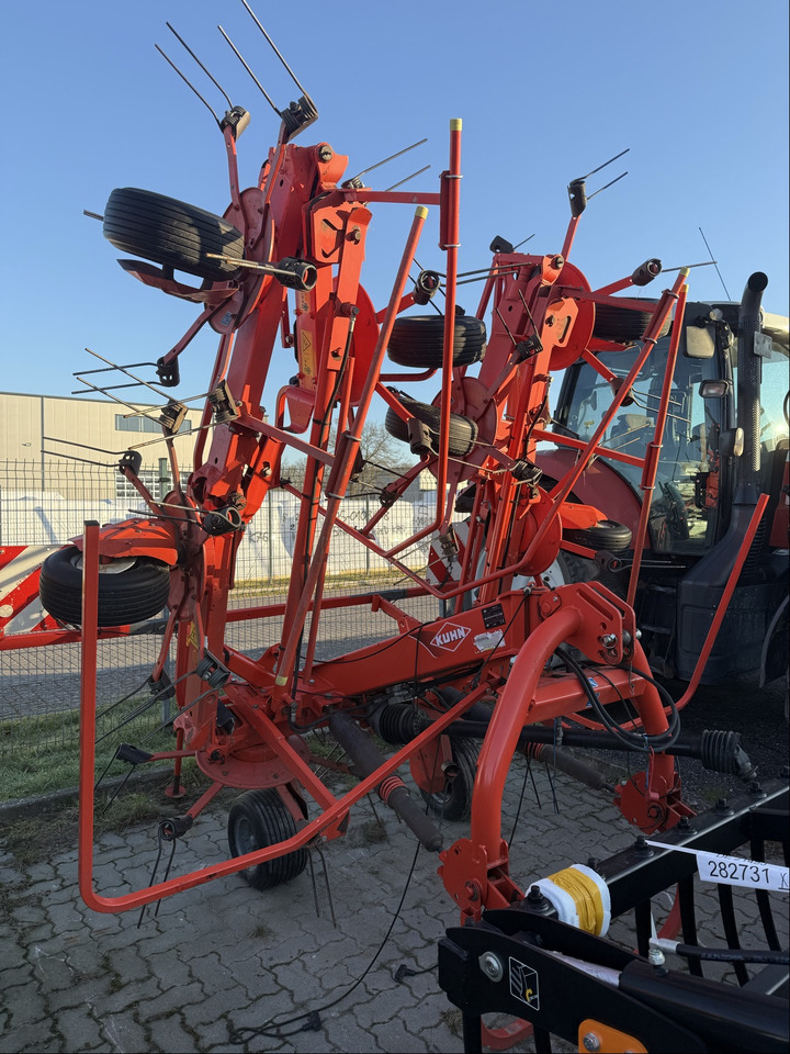 Kuhn Heuwender GF 8702 - Kaarutaja/ Reha: pilt 1 Kuhn Heuwender GF 8702 - Kaarutaja/ Reha: pilt 1