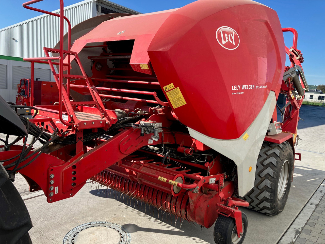 Lely Welger RPC 245 Tornado - Kaarutusseadmed: pilt 1 Lely Welger RPC 245 Tornado - Kaarutusseadmed: pilt 1