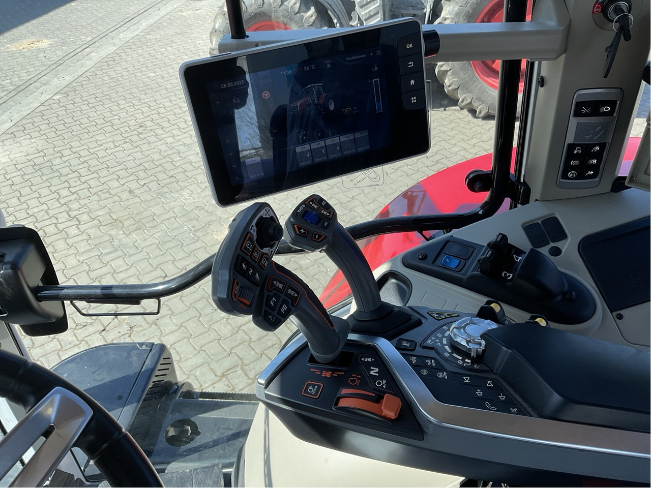 Massey Ferguson 6S.155 Dyna-VT EXCLUSIVE - Traktor: pilt 2 Massey Ferguson 6S.155 Dyna-VT EXCLUSIVE - Traktor: pilt 2