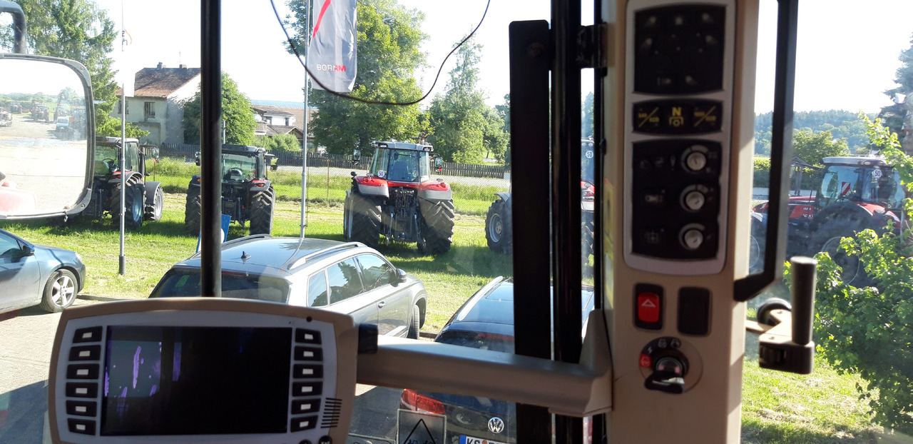 Massey Ferguson 7726 Dyna-6 Efficient - Traktor: pilt 5 Massey Ferguson 7726 Dyna-6 Efficient - Traktor: pilt 5