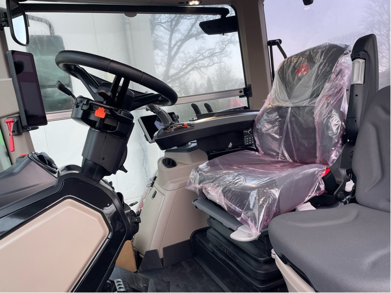 Massey Ferguson 8S.265 Dyna-7 EFFICIENT - Traktor: pilt 2 Massey Ferguson 8S.265 Dyna-7 EFFICIENT - Traktor: pilt 2