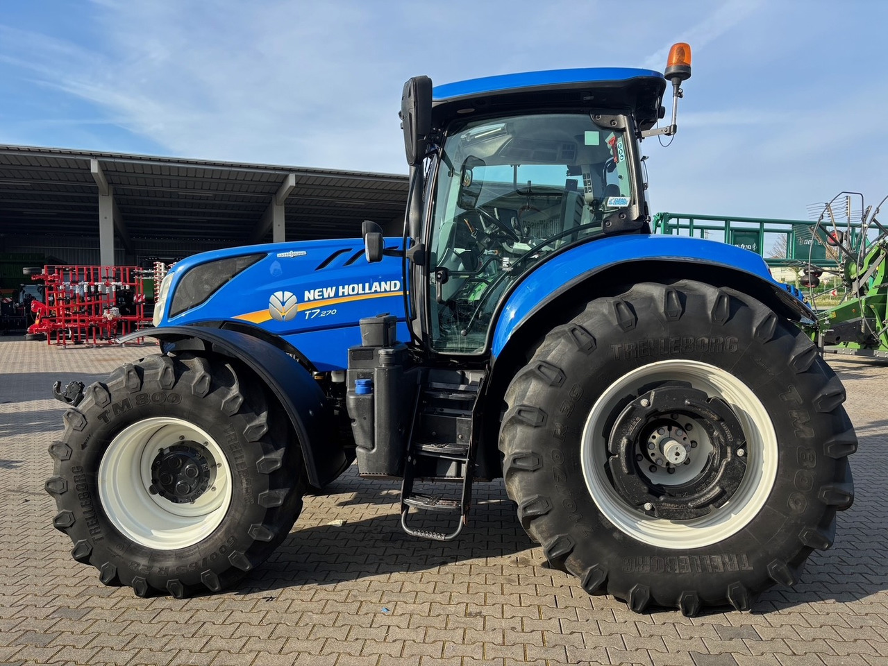 New Holland T 7.270 AC - Traktor: pilt 1 New Holland T 7.270 AC - Traktor: pilt 1