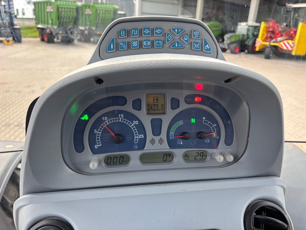 New Holland T6.140 Auto Command - Traktor: pilt 2 New Holland T6.140 Auto Command - Traktor: pilt 2