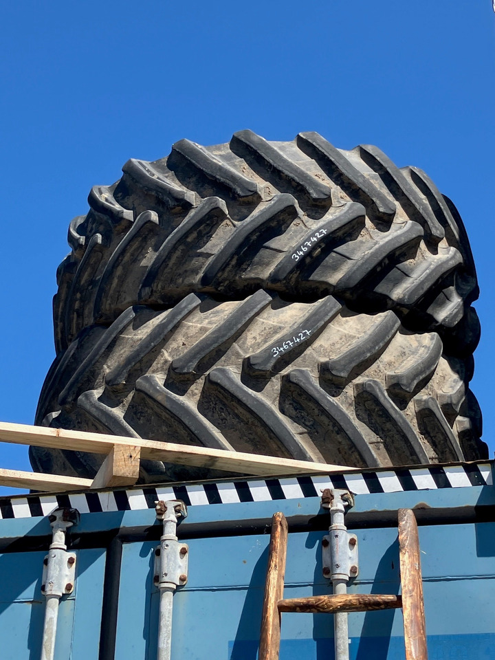 Trelleborg 750/70R44 650/60R38 - Rehvid ja veljed: pilt 3 Trelleborg 750/70R44 650/60R38 - Rehvid ja veljed: pilt 3