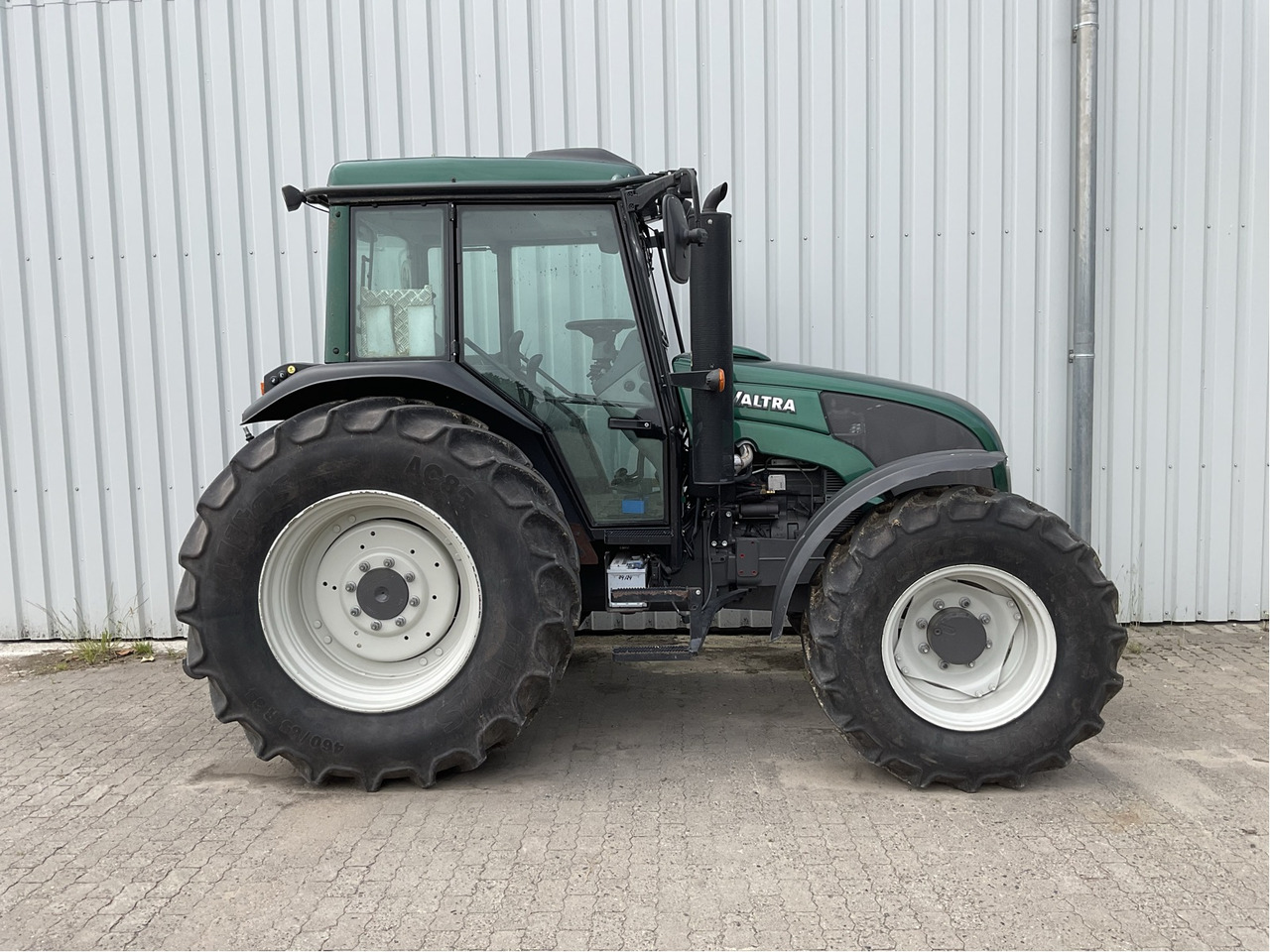 Valtra A 93 - Traktor: pilt 1 Valtra A 93 - Traktor: pilt 1
