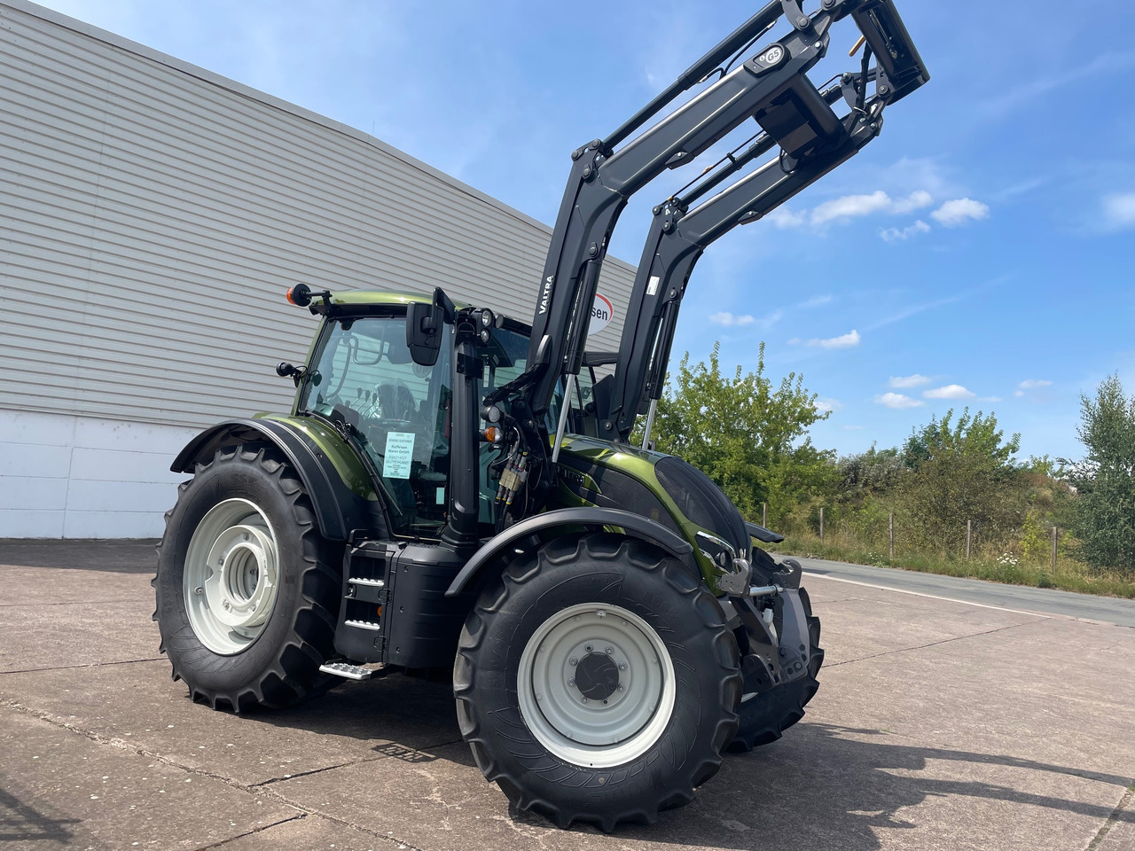 Valtra N155 EA 2B1 - Traktor: pilt 5 Valtra N155 EA 2B1 - Traktor: pilt 5