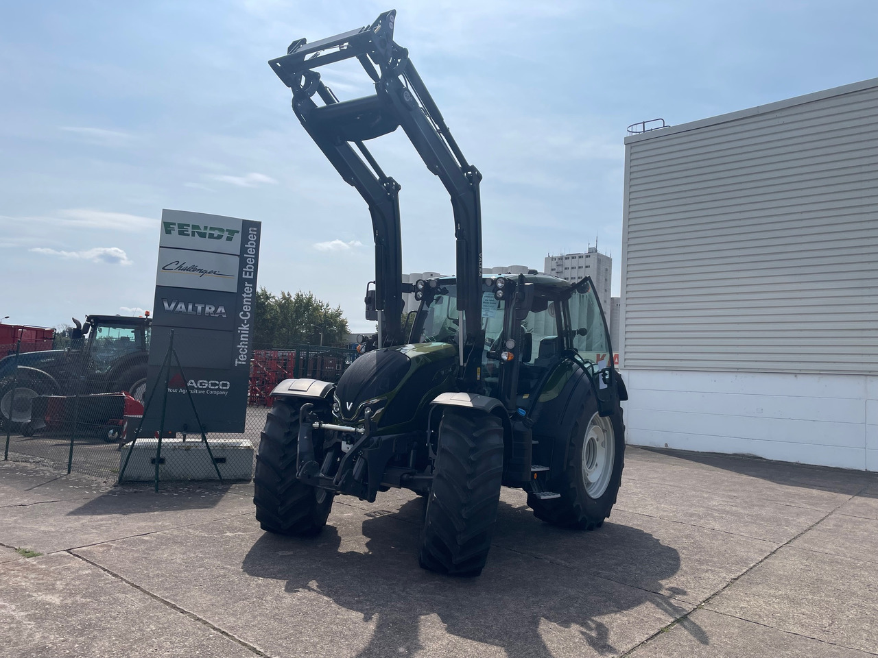 Valtra N155 EA 2B1 - Traktor: pilt 1 Valtra N155 EA 2B1 - Traktor: pilt 1