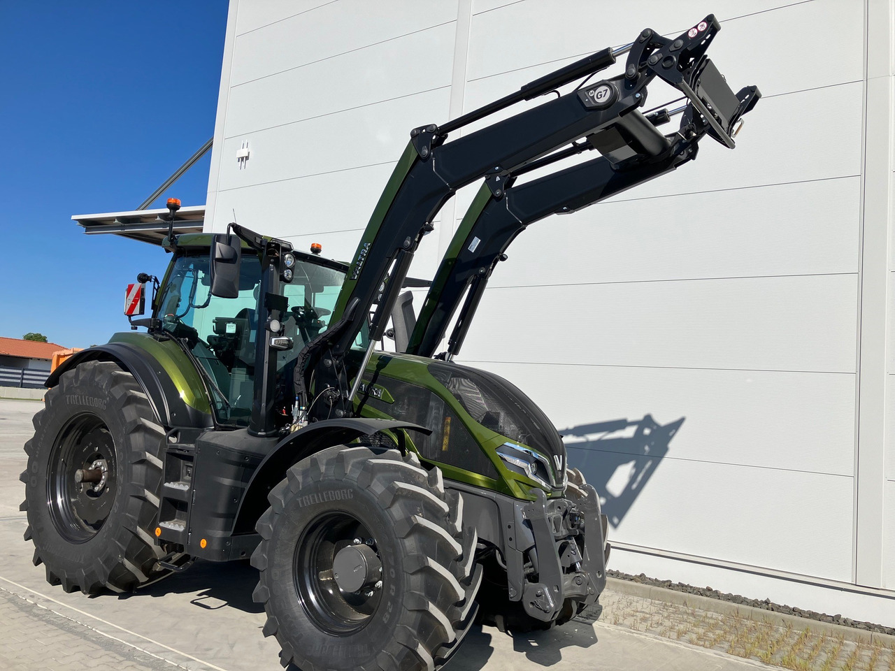 Valtra Q285 - Traktor: pilt 4 Valtra Q285 - Traktor: pilt 4