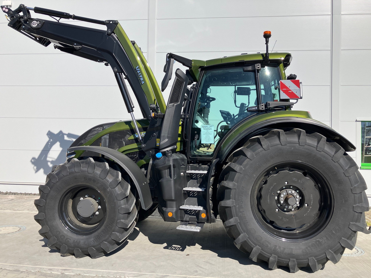 Valtra Q285 - Traktor: pilt 1 Valtra Q285 - Traktor: pilt 1