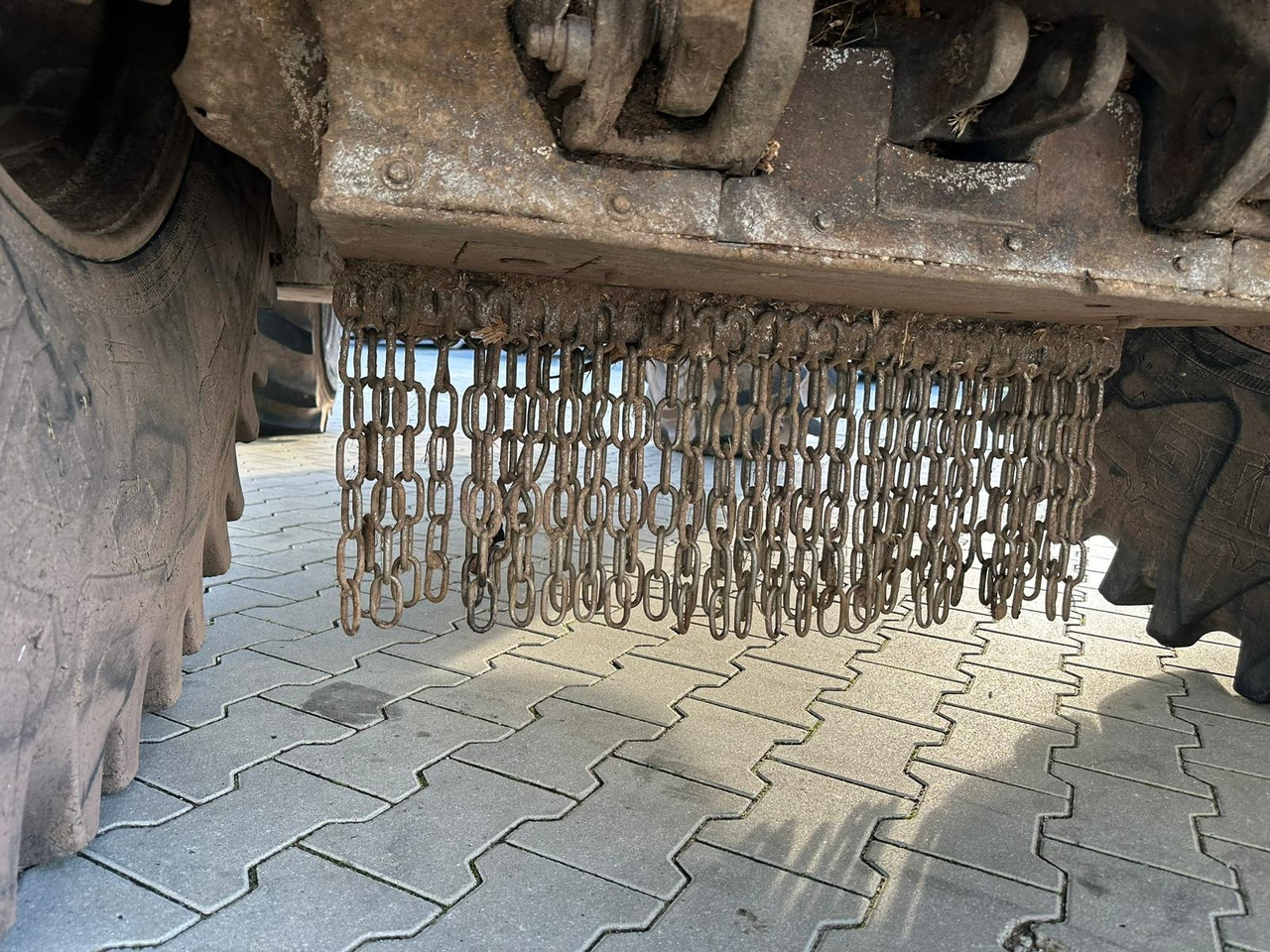 Valtra S 374 - Traktor: pilt 2 Valtra S 374 - Traktor: pilt 2