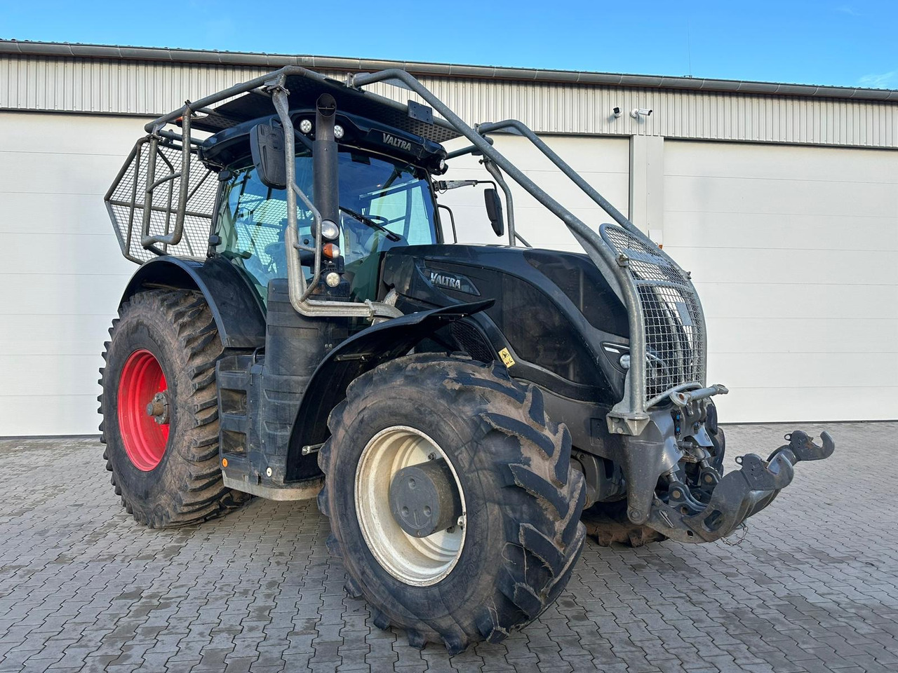 Valtra S 374 - Traktor: pilt 1 Valtra S 374 - Traktor: pilt 1