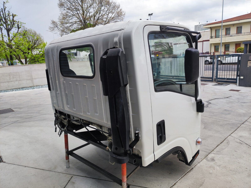 Isuzu 1815 mm - Kabiin ja interjöör - Veoauto: pilt 4 Isuzu 1815 mm - Kabiin ja interjöör - Veoauto: pilt 4