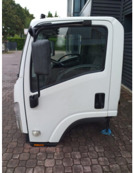 Isuzu M - L - Kabiin ja interjöör - Veoauto: pilt 1 Isuzu M - L - Kabiin ja interjöör - Veoauto: pilt 1