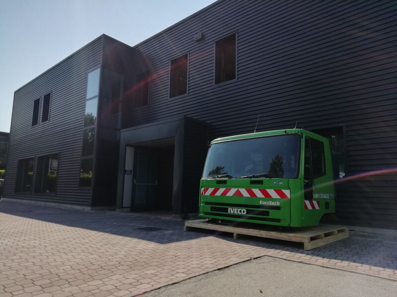 Iveco EUROTECH - EUROTRAKKER Euro 3 - Kabiin ja interjöör - Veoauto: pilt 3 Iveco EUROTECH - EUROTRAKKER Euro 3 - Kabiin ja interjöör - Veoauto: pilt 3