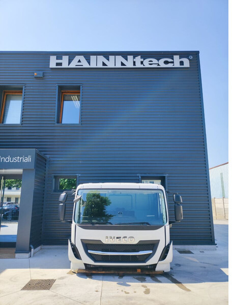 Iveco STRALIS HI STREET - TRAKKER Euro 6 - Kabiin ja interjöör - Veoauto: pilt 2 Iveco STRALIS HI STREET - TRAKKER Euro 6 - Kabiin ja interjöör - Veoauto: pilt 2