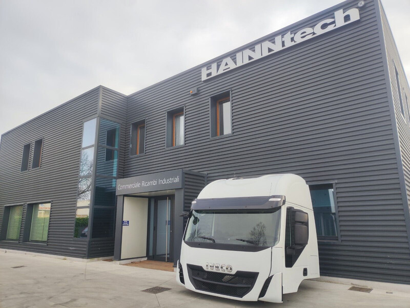 Iveco STRALIS HI-WAY Euro 6 - Kabiin ja interjöör - Veoauto: pilt 1 Iveco STRALIS HI-WAY Euro 6 - Kabiin ja interjöör - Veoauto: pilt 1