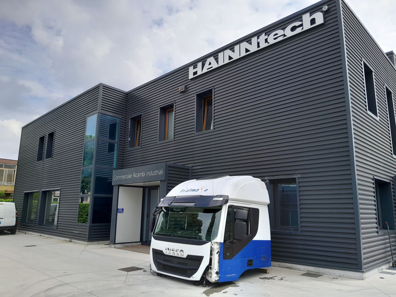 Iveco Stralis AT HI-ROAD - Kabiin ja interjöör - Veoauto: pilt 1 Iveco Stralis AT HI-ROAD - Kabiin ja interjöör - Veoauto: pilt 1
