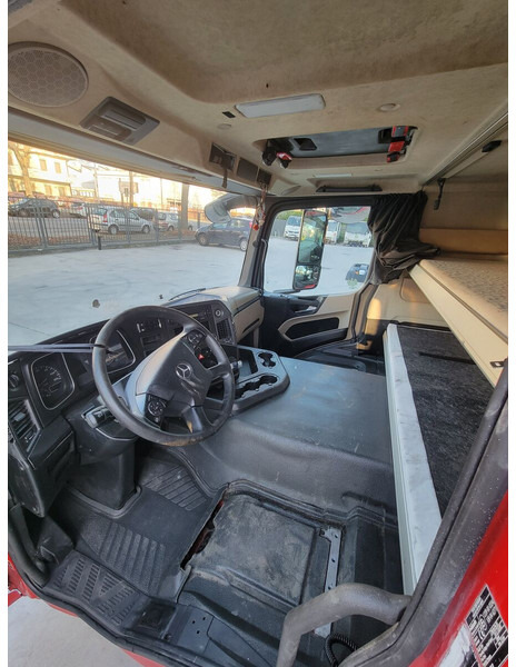 Mercedes-Benz Actros - Kabiin ja interjöör - Veoauto: pilt 5 Mercedes-Benz Actros - Kabiin ja interjöör - Veoauto: pilt 5