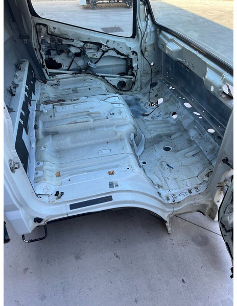 Mitsubishi CANTER S TYPE MODEL - Kabiin ja interjöör - Veoauto: pilt 2 Mitsubishi CANTER S TYPE MODEL - Kabiin ja interjöör - Veoauto: pilt 2