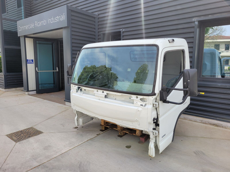 Mitsubishi Fuso "C" - Kabiin ja interjöör - Veoauto: pilt 4 Mitsubishi Fuso "C" - Kabiin ja interjöör - Veoauto: pilt 4