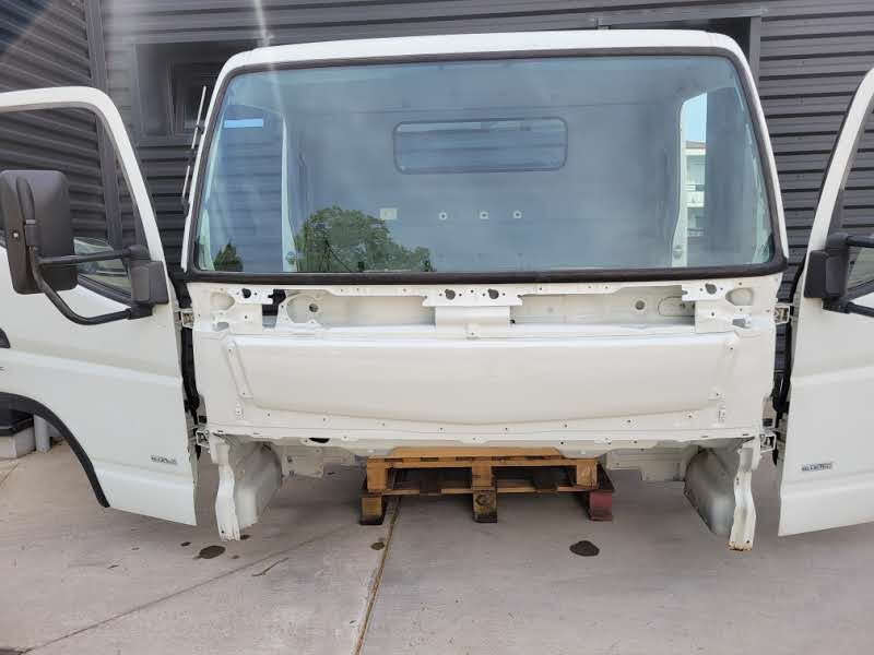 Kabiin ja interjöör - Veoauto Mitsubishi Fuso "C": pilt 17