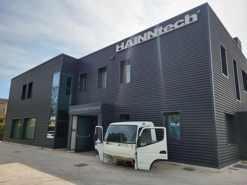 Mitsubishi Fuso "C" - Kabiin ja interjöör - Veoauto: pilt 1 Mitsubishi Fuso "C" - Kabiin ja interjöör - Veoauto: pilt 1